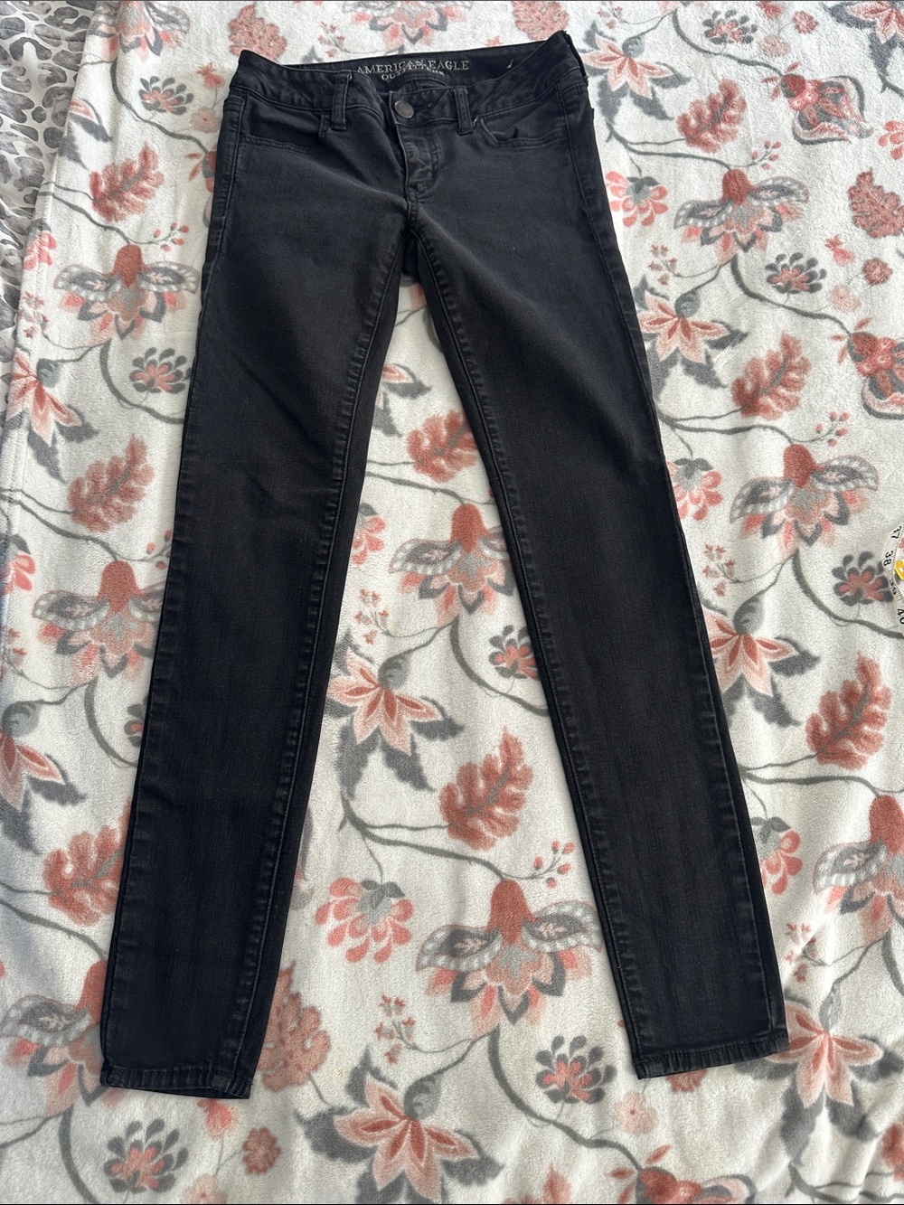 American Eagle Outfitters Women's Black Skinny Jeans - Stretch Slim Fit size 2